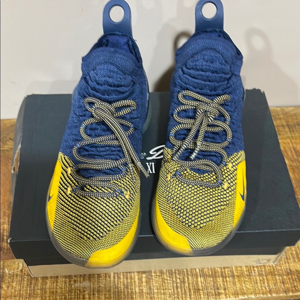 NIKE ZOOM KD11 CHINESE NEW YEARS NEW IN ORIGINAL BOX SZ 8.5 MENS   WOMENS 10